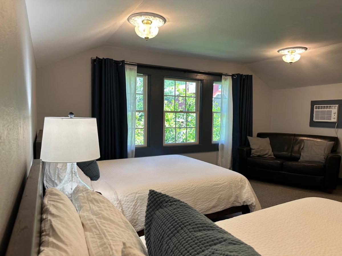 Westfir Lodge & Mountain Market Oakridge Buitenkant foto