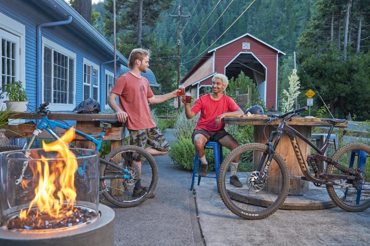 Westfir Lodge & Mountain Market Oakridge Buitenkant foto